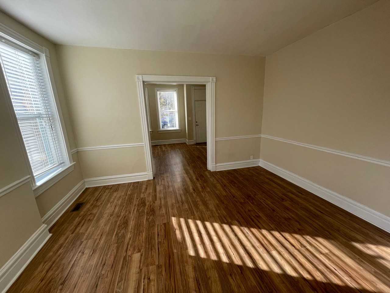 3146 California Ave - Photo 2 of 11