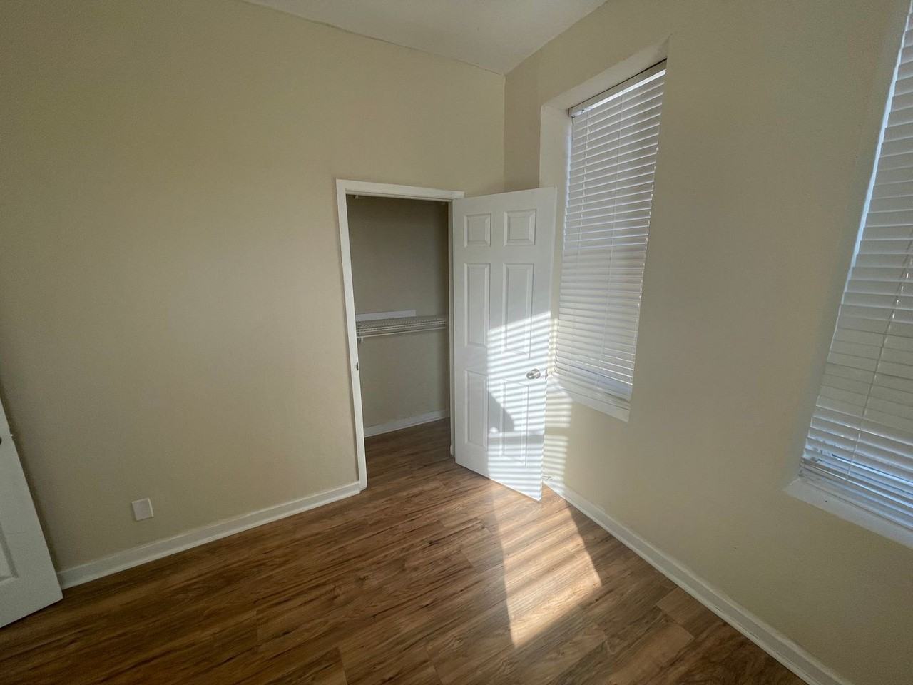 3146 California Ave - Photo 6 of 11