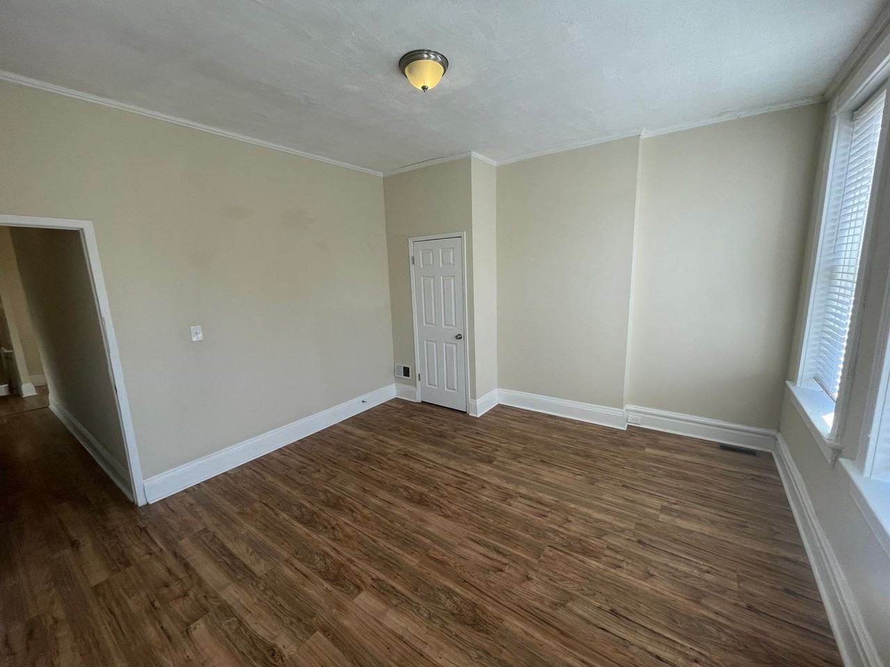 3146 California Ave - Photo 7 of 11