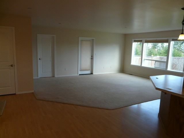 2223 W 16th St - Photo 3 of 20