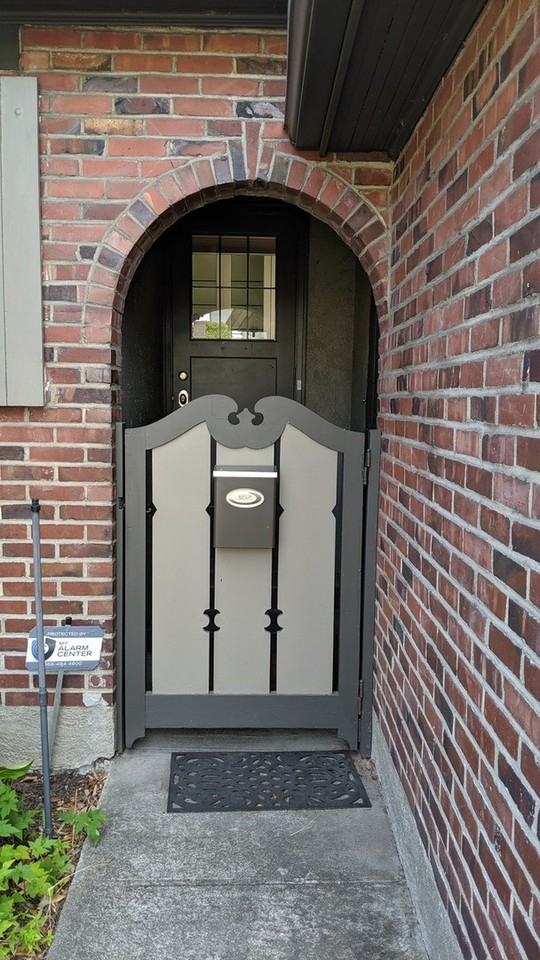 3228 Conkling Pl W - Photo 2 of 26