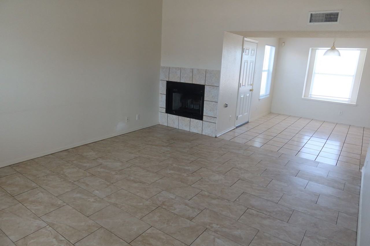 12230 Saint Mark Ave - Photo 2 of 24