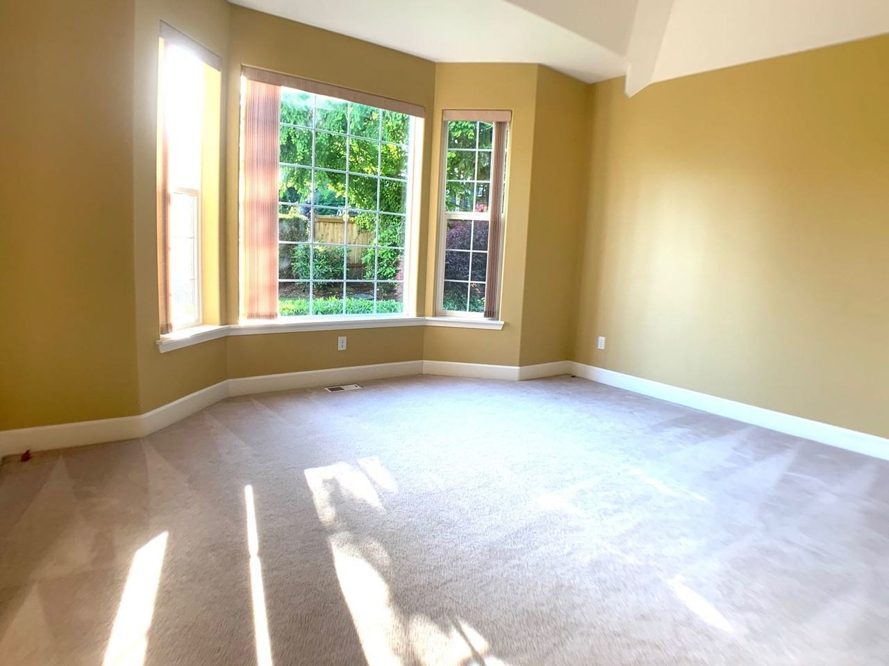 9036 116th Ave Ne - Photo 4 of 28