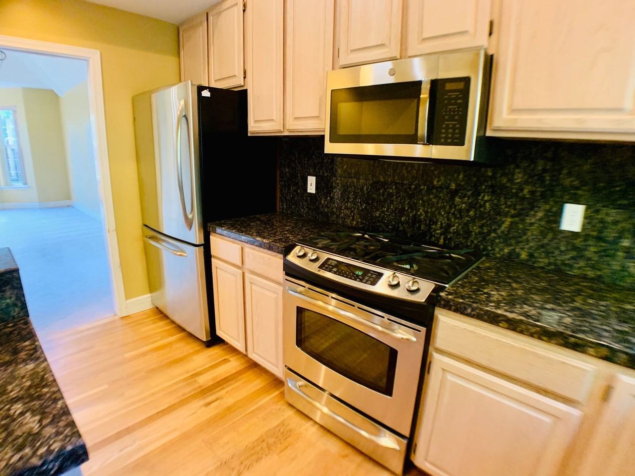 9036 116th Ave Ne - Photo 6 of 28