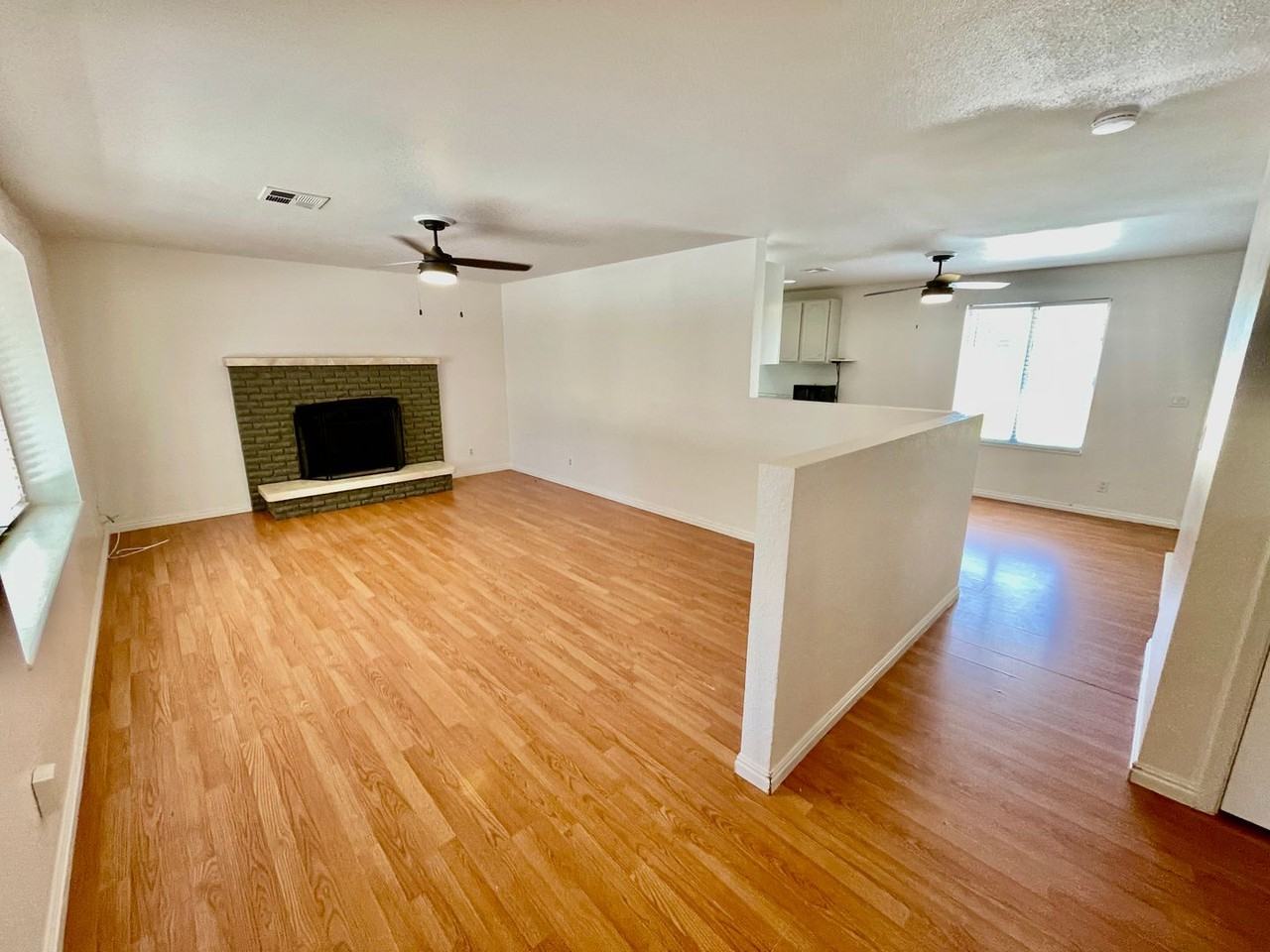 436 Belmont Dr - Photo 3 of 24