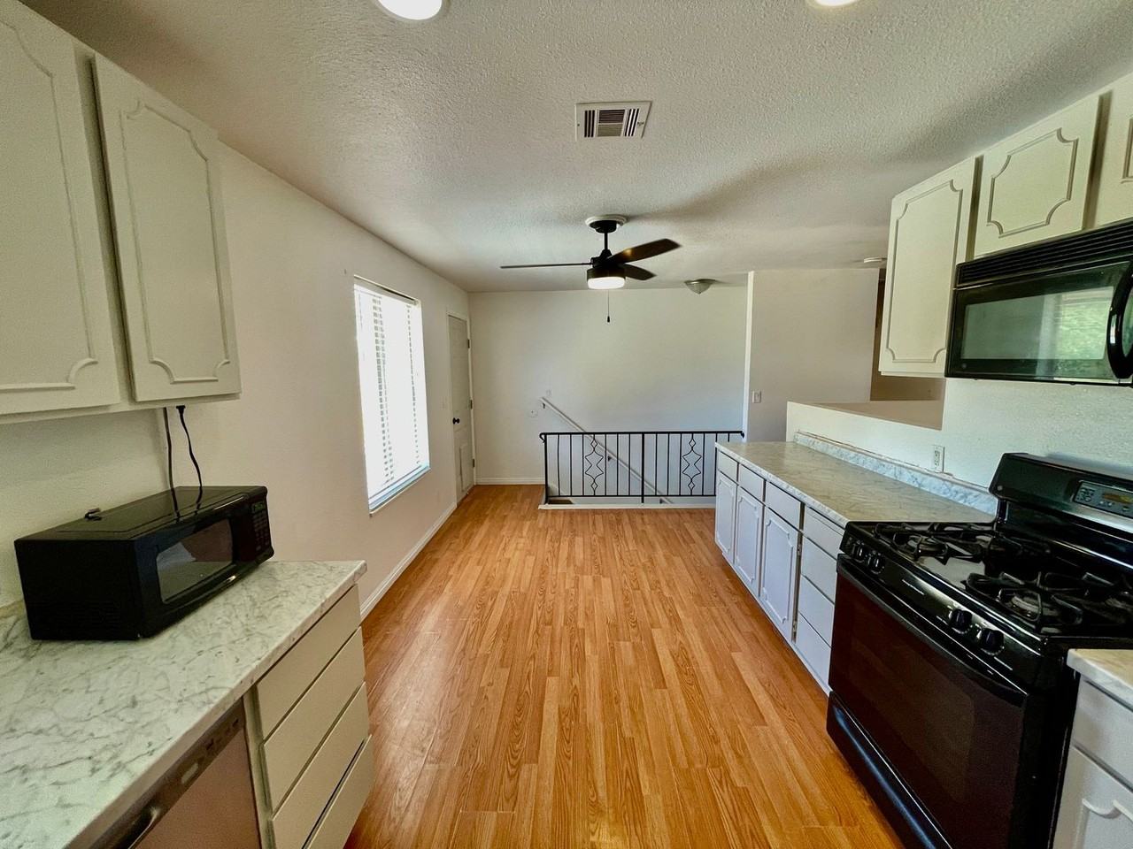 436 Belmont Dr - Photo 6 of 24