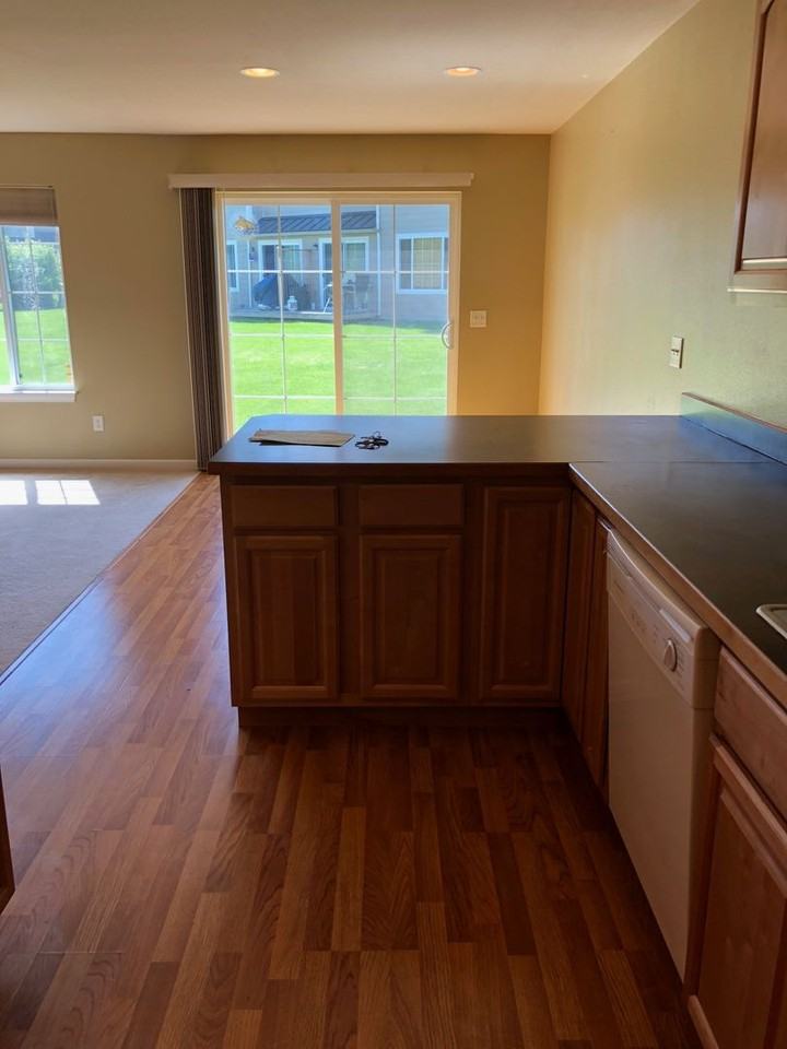 279 Magdalene Way - Photo 3 of 9