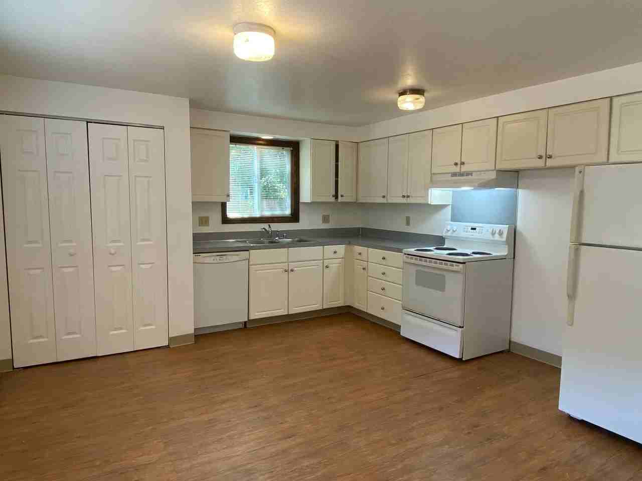 2469 Miami Ln - Photo 2 of 15