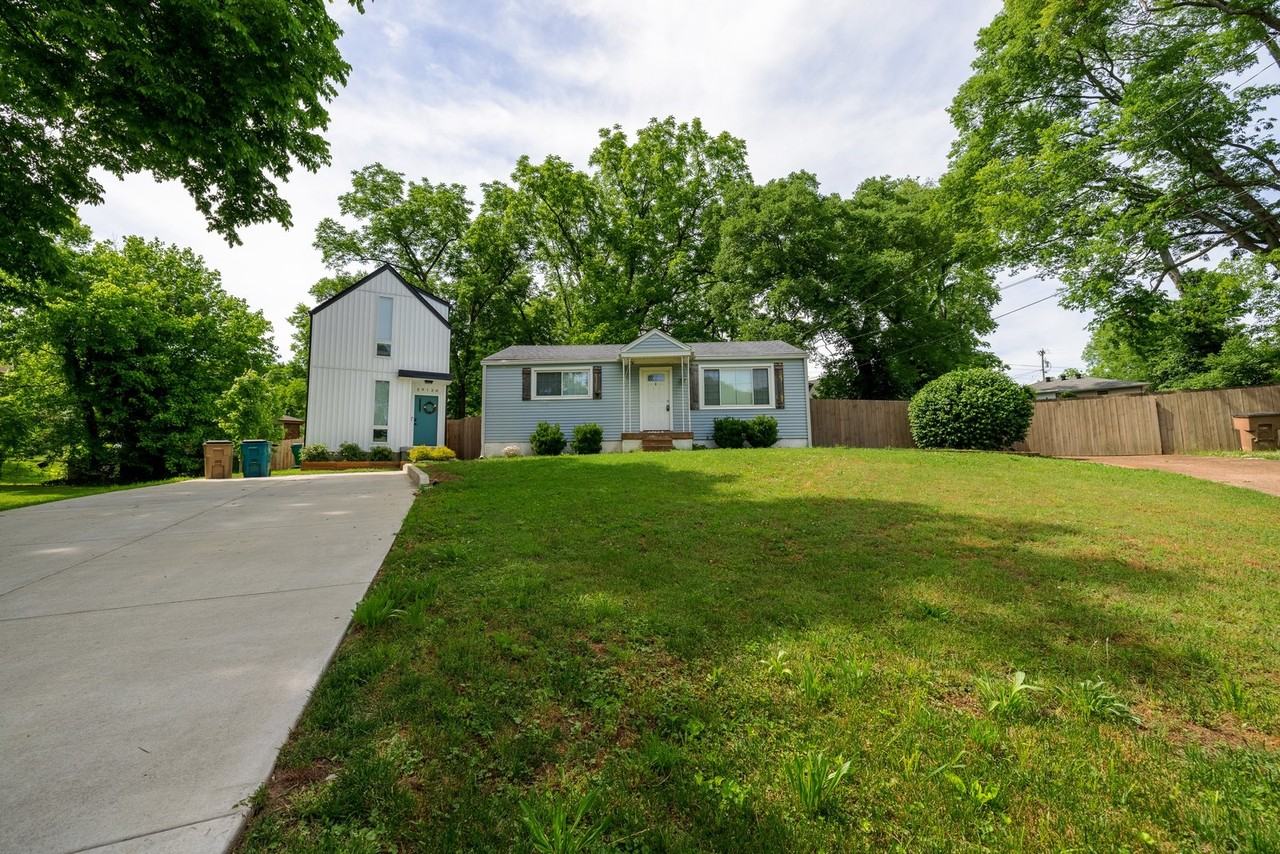 2913 Branch Ct #B - Photo 3 of 17