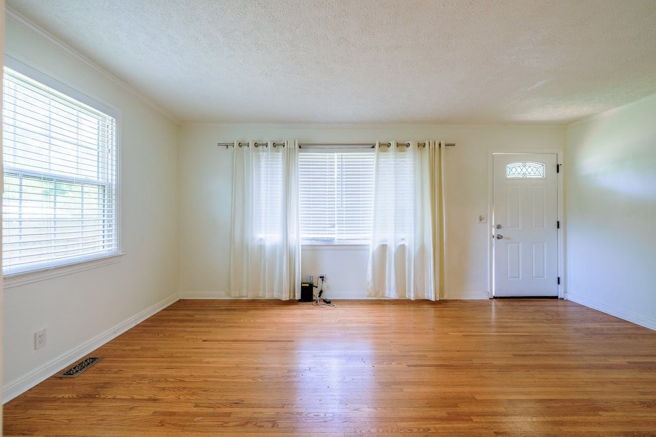 2913 Branch Ct #B - Photo 5 of 17