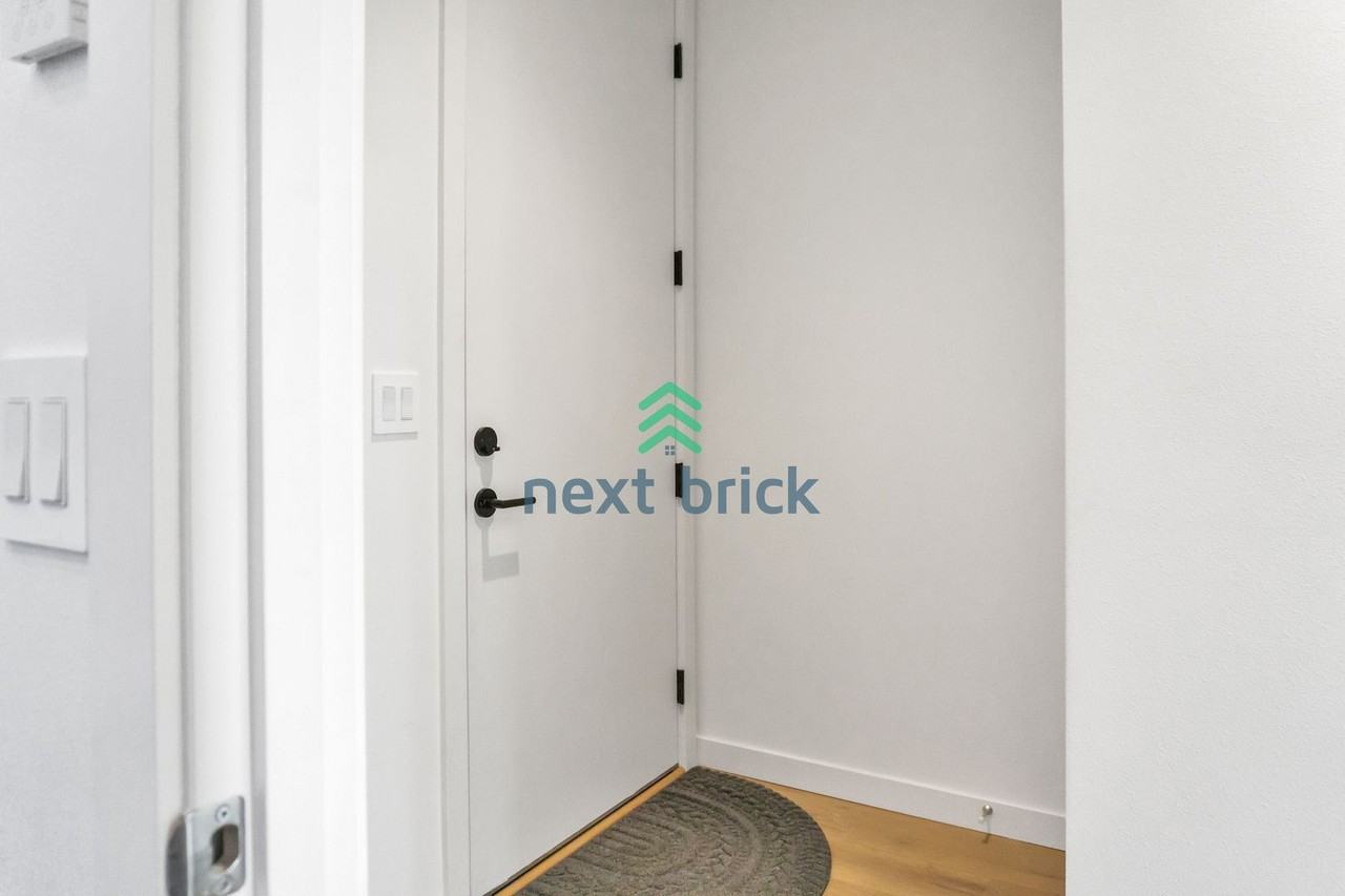 2239 Minor Ave E #D - Photo 2 of 18