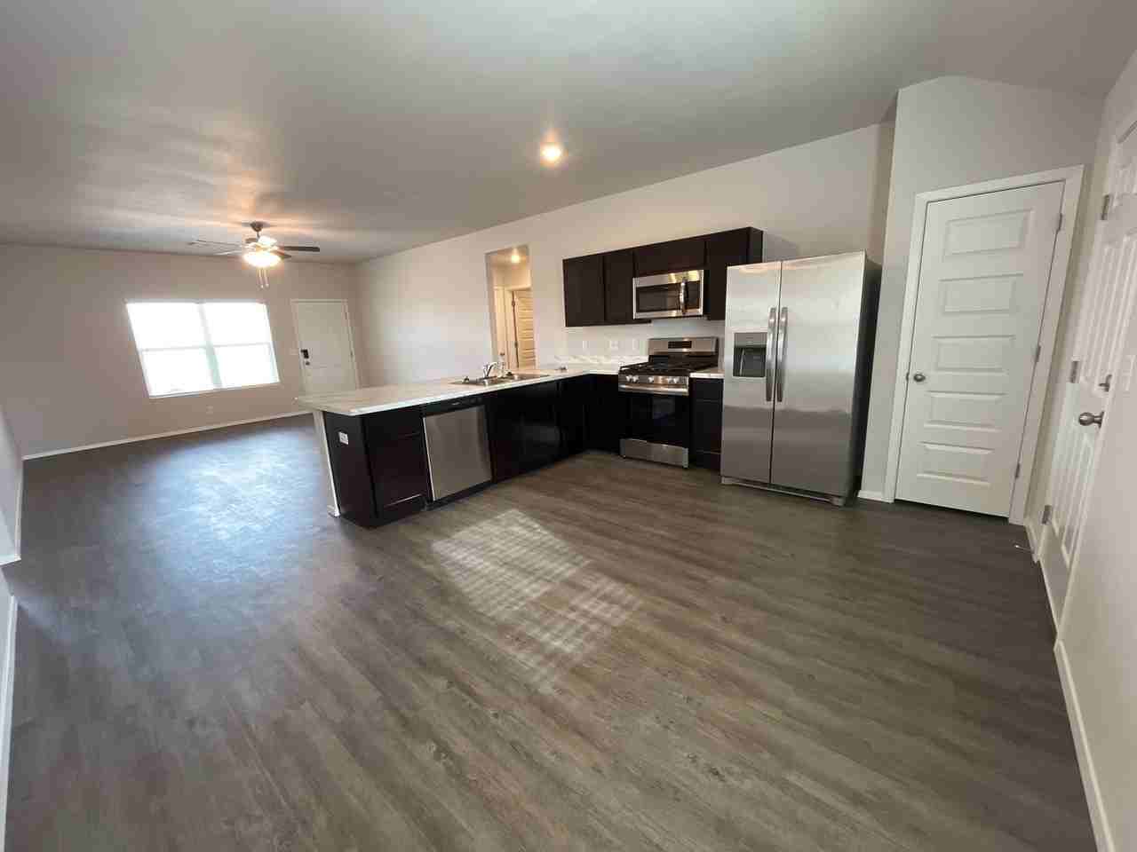 8410 E 163rd St S - Photo 5 of 17