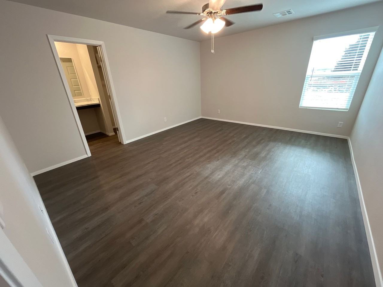 8410 E 163rd St S - Photo 6 of 17