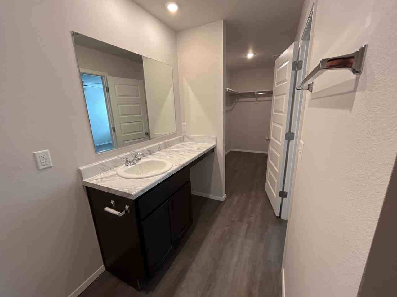 8410 E 163rd St S - Photo 7 of 17