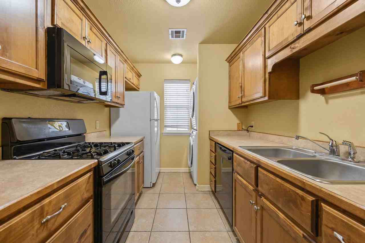 1302 S C Ct - Photo 4 of 20