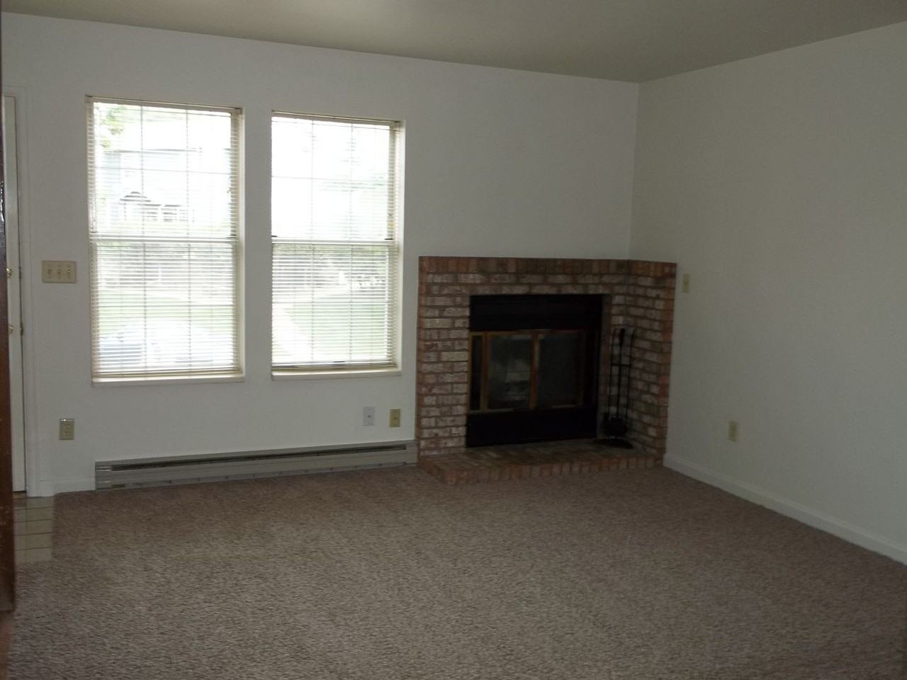 1813 Belmar Dr. Bldg F - Photo 2 of 5