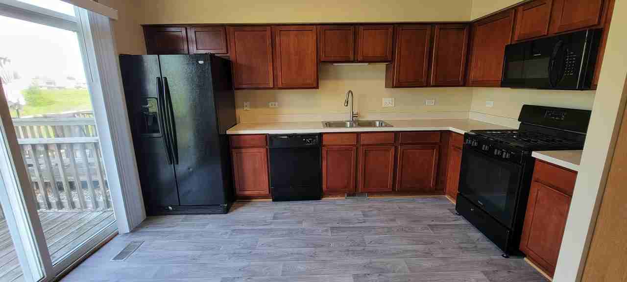 4121 Klatt St - Photo 3 of 32