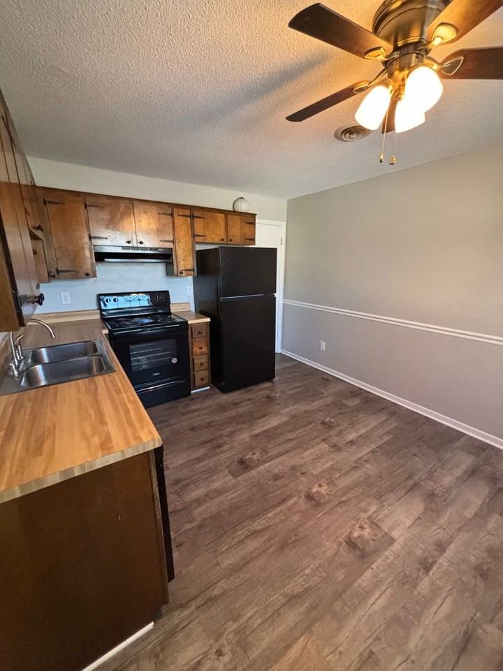 1837 Lively Rd - Photo 2 of 11