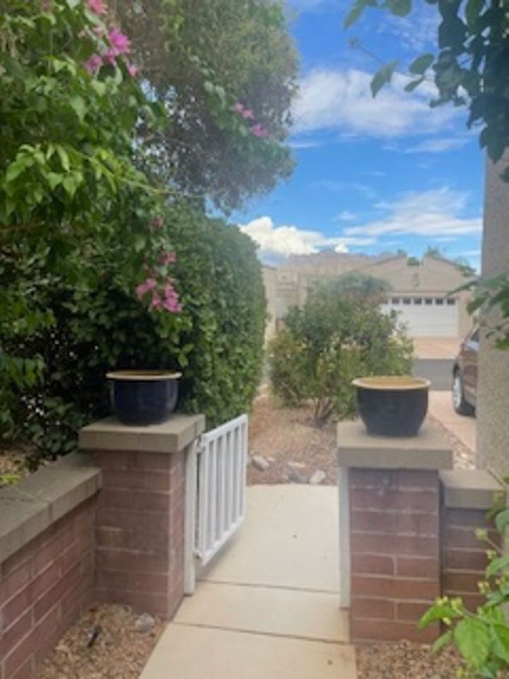 8601 N Johnny Miller Dr - Photo 2 of 35