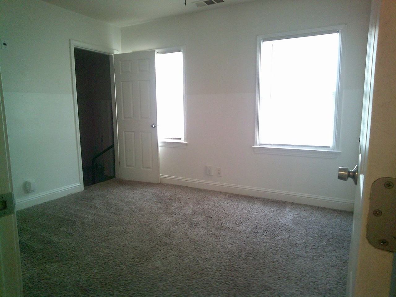 2413 Ashby St - Photo 6 of 8