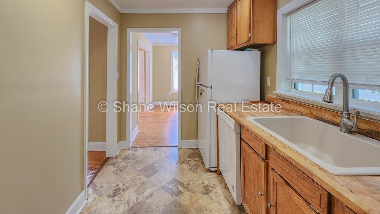 110 Suggs St - Photo 4 of 12
