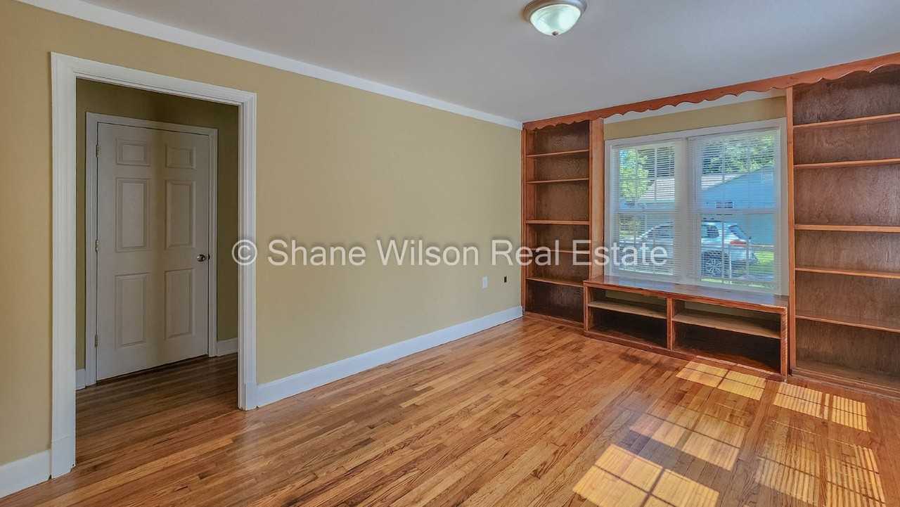 110 Suggs St - Photo 6 of 12