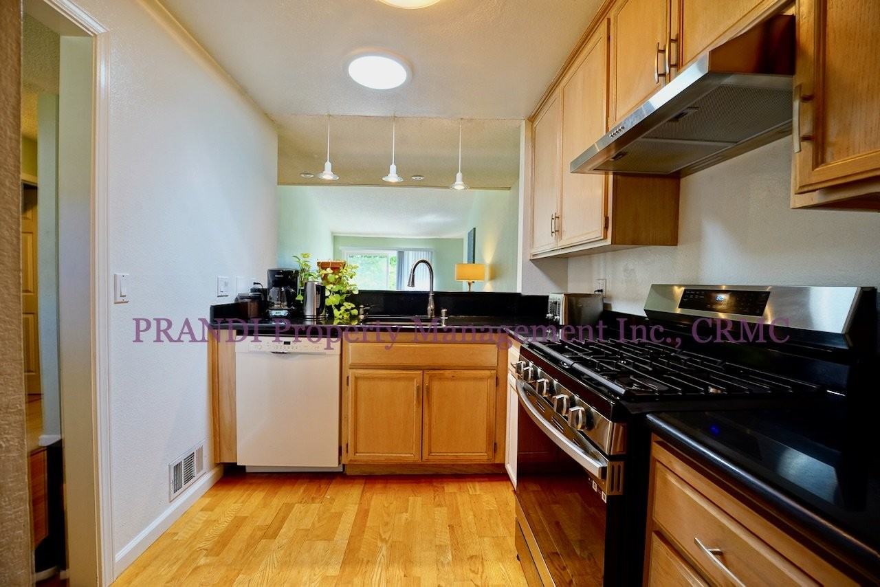 14 Steven Way - Photo 3 of 22