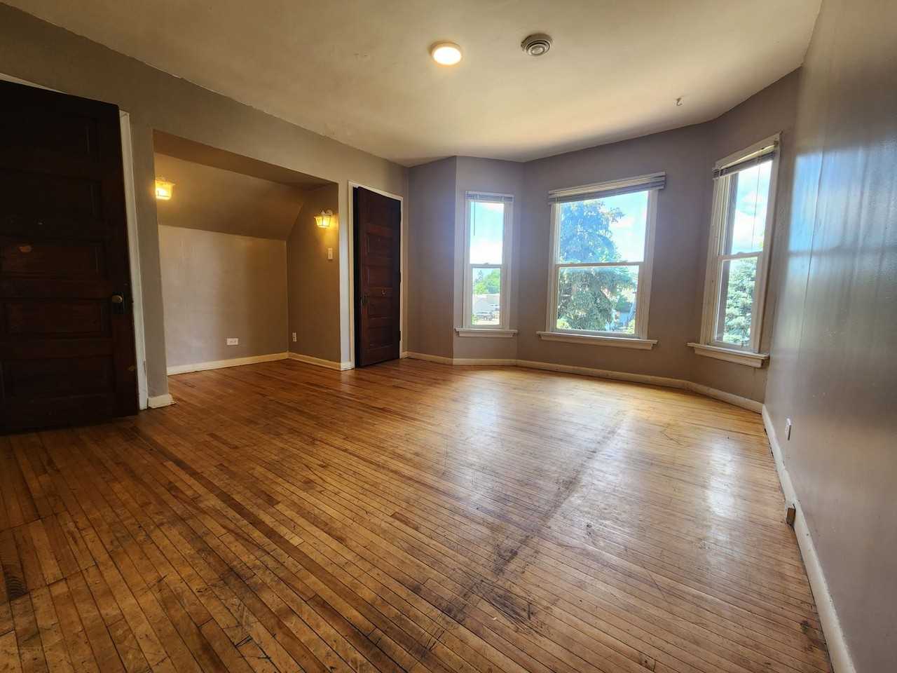 3017 Garfield Ave - Photo 3 of 16