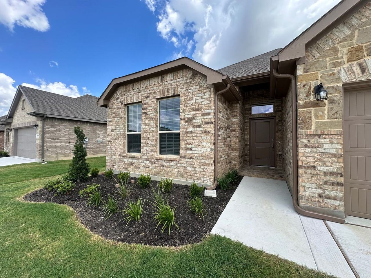 5231 Meadow Ln - Photo 2 of 19
