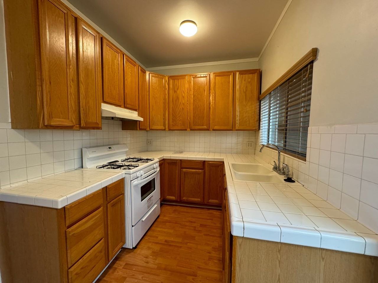 1977 Whitley Ave - Photo 4 of 5