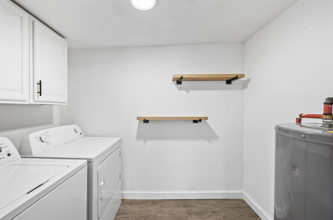 214 Owen St - Photo 5 of 13