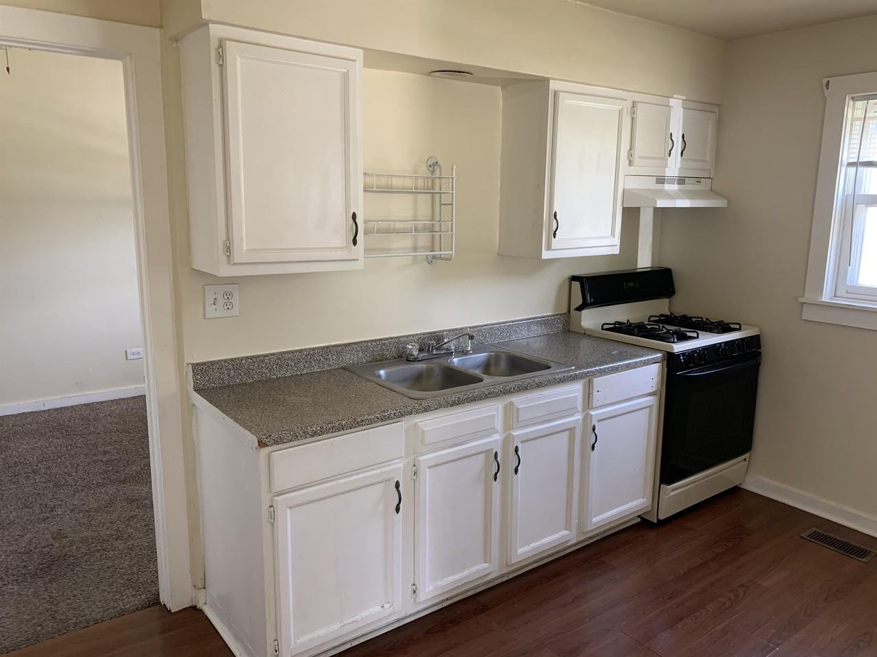 334 334 Raymond 1 N #10 - Photo 2 of 16