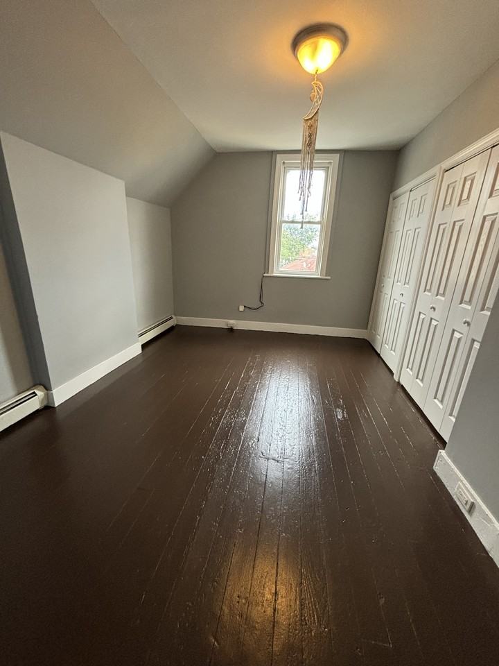 942 E 19th St #3 - Photo 5 of 6