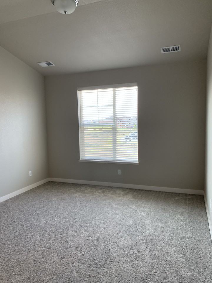 4120 S Park Dr #NA - Photo 4 of 8