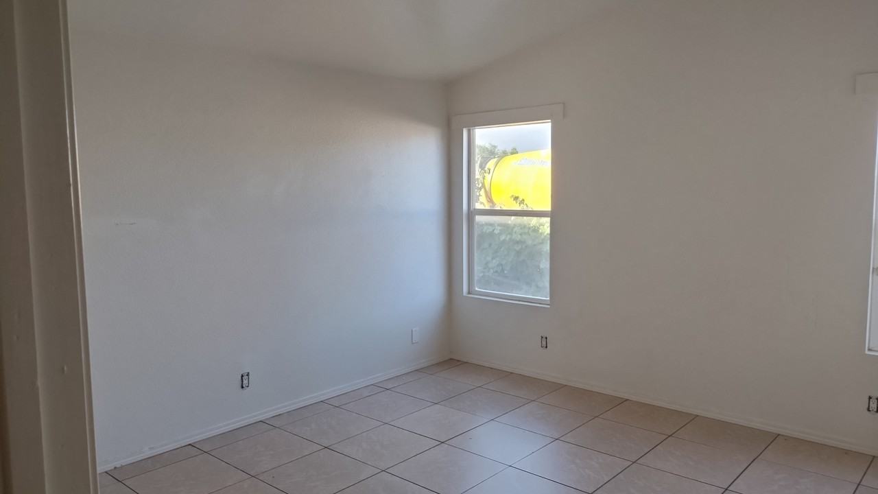 1405 Calle De Amole Sw #NA - Photo 5 of 18