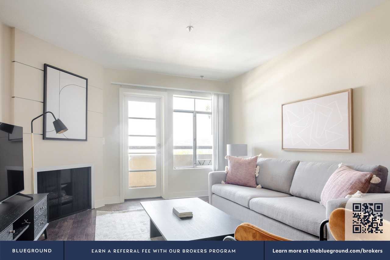 7660 Beverly Boulevard - Photo 5 of 48