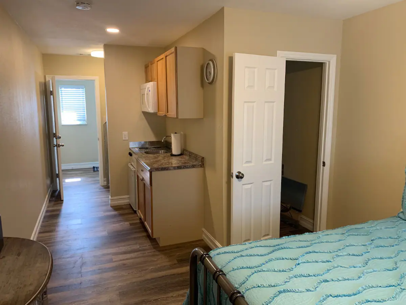 1554 Ne Dixie Hwy #9 - Photo 3 of 6