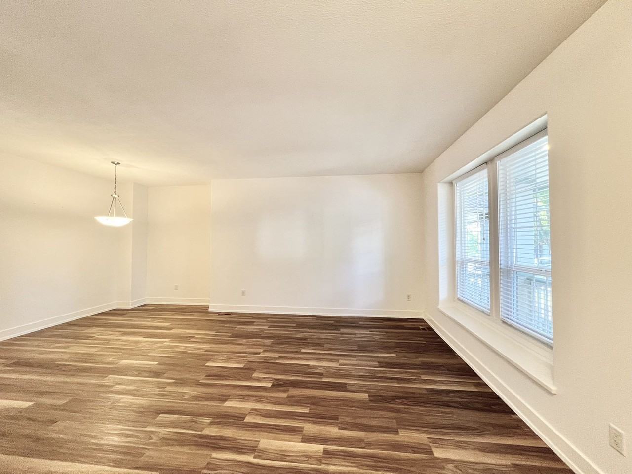 19046 69A Avenue - Photo 3 of 20