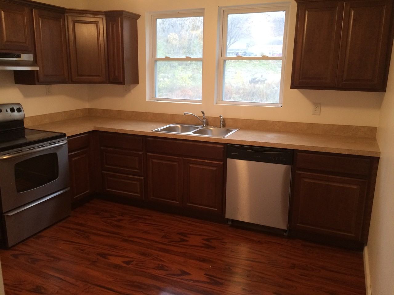 108 Swans Ln - Photo 3 of 7