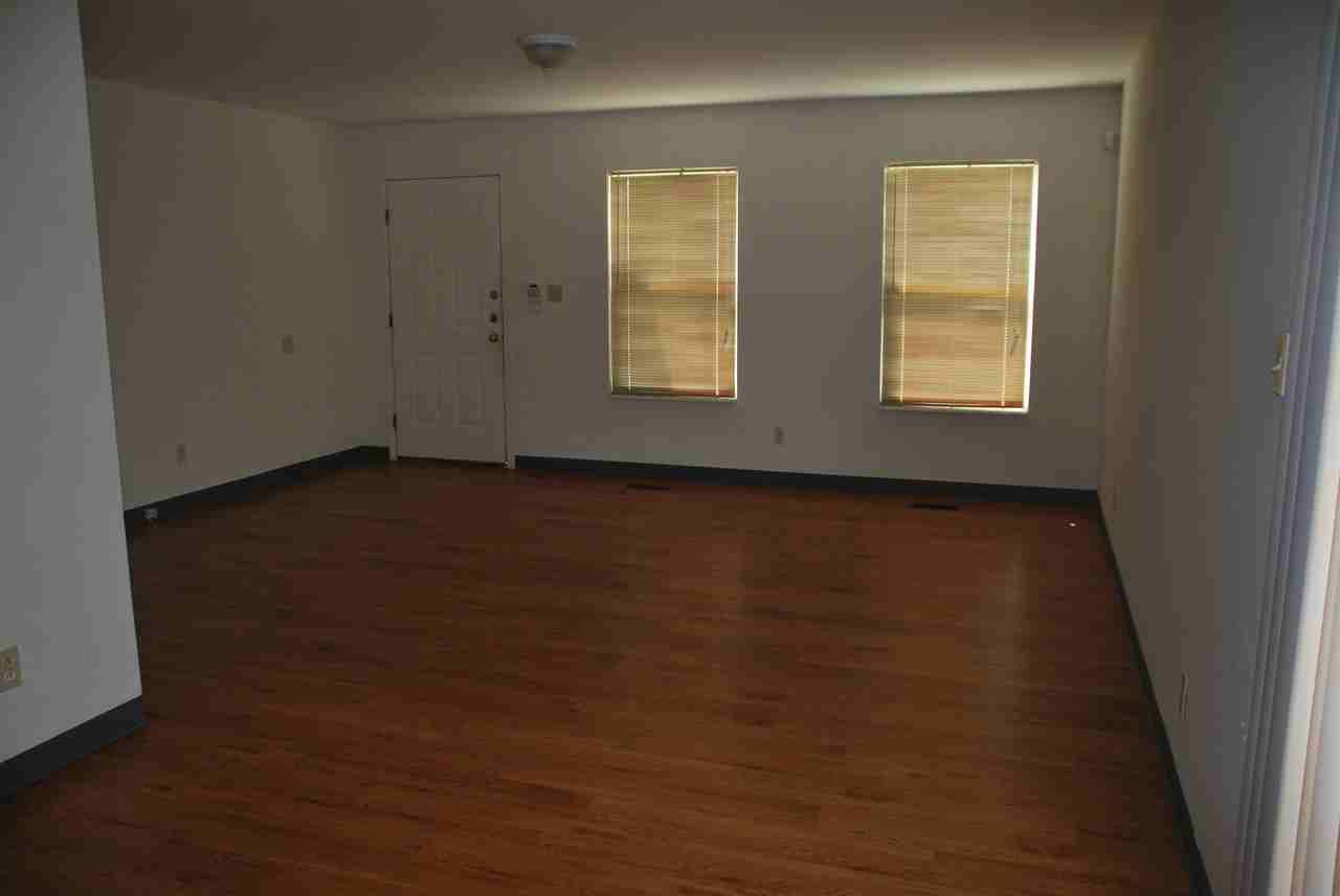 6245 Wagner Ave - Photo 2 of 13