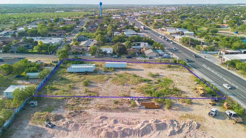 2719 Del Río Boulevard - Photo 5 of 13