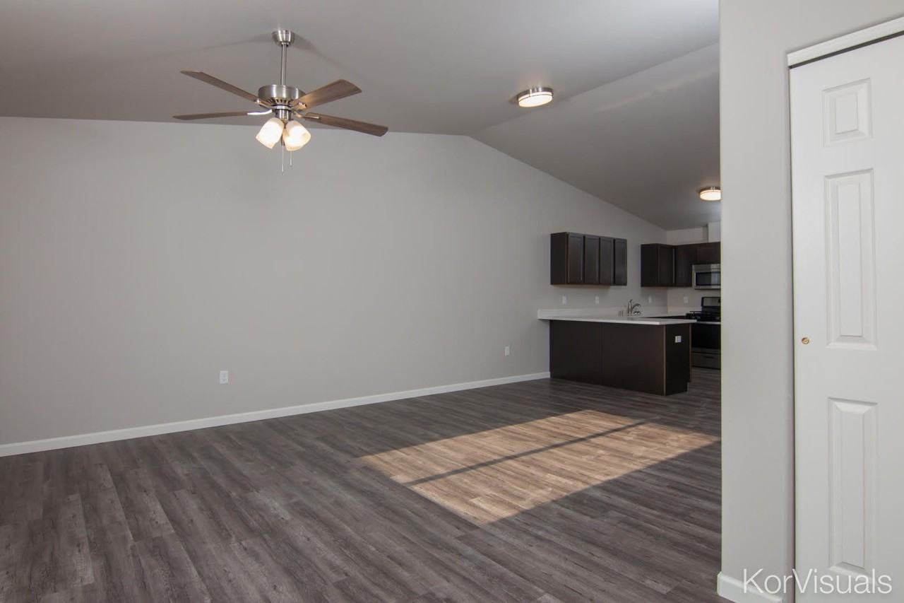 1121 W. Cache Drive - Photo 2 of 20