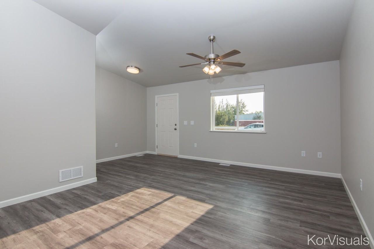 1121 W. Cache Drive - Photo 3 of 20