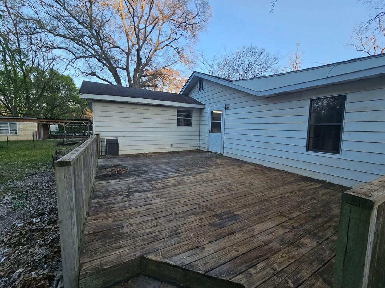 814 E Sullenberger Ave - Photo 3 of 42