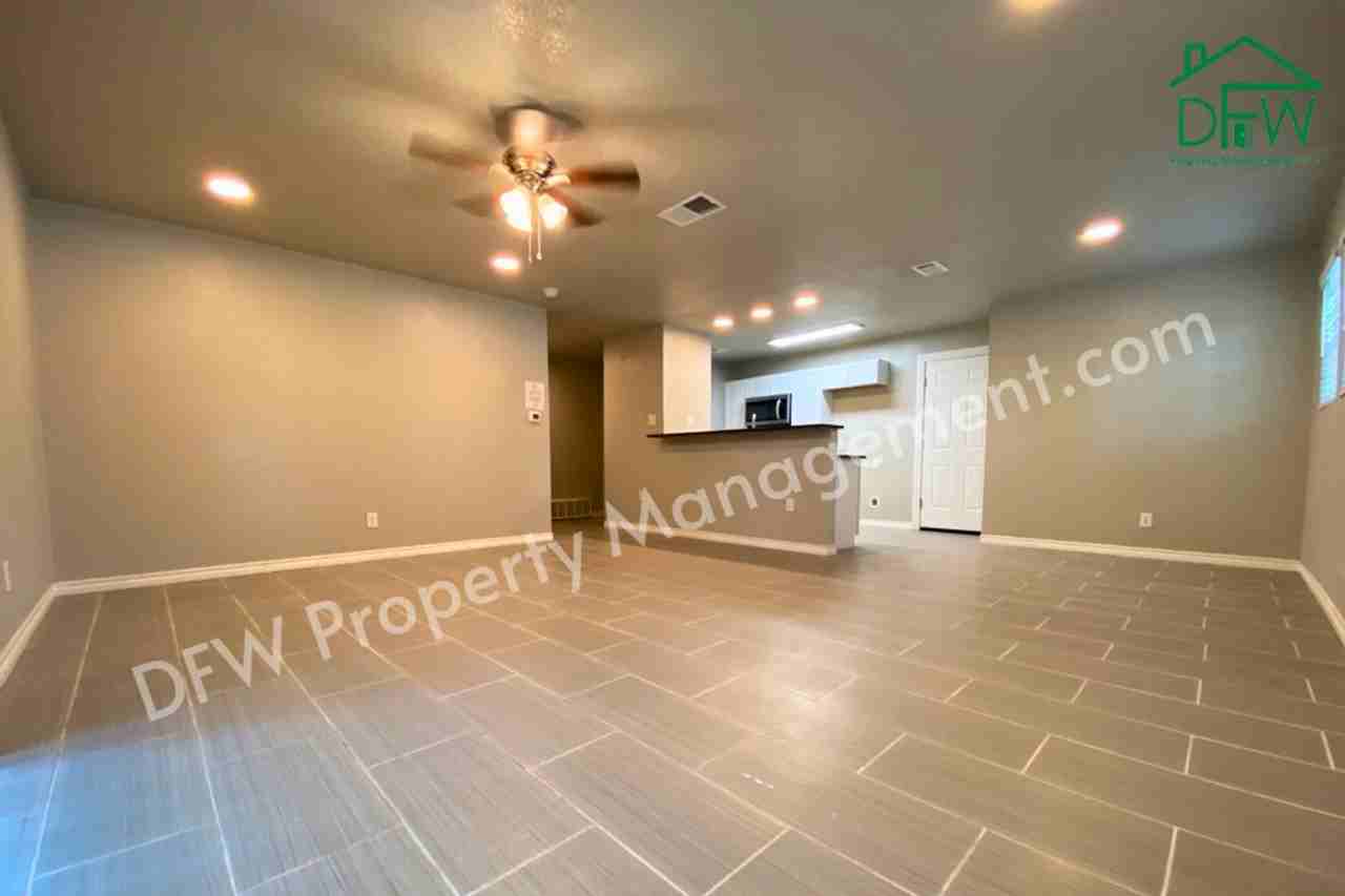 6166 Jennie Dr - Photo 3 of 26