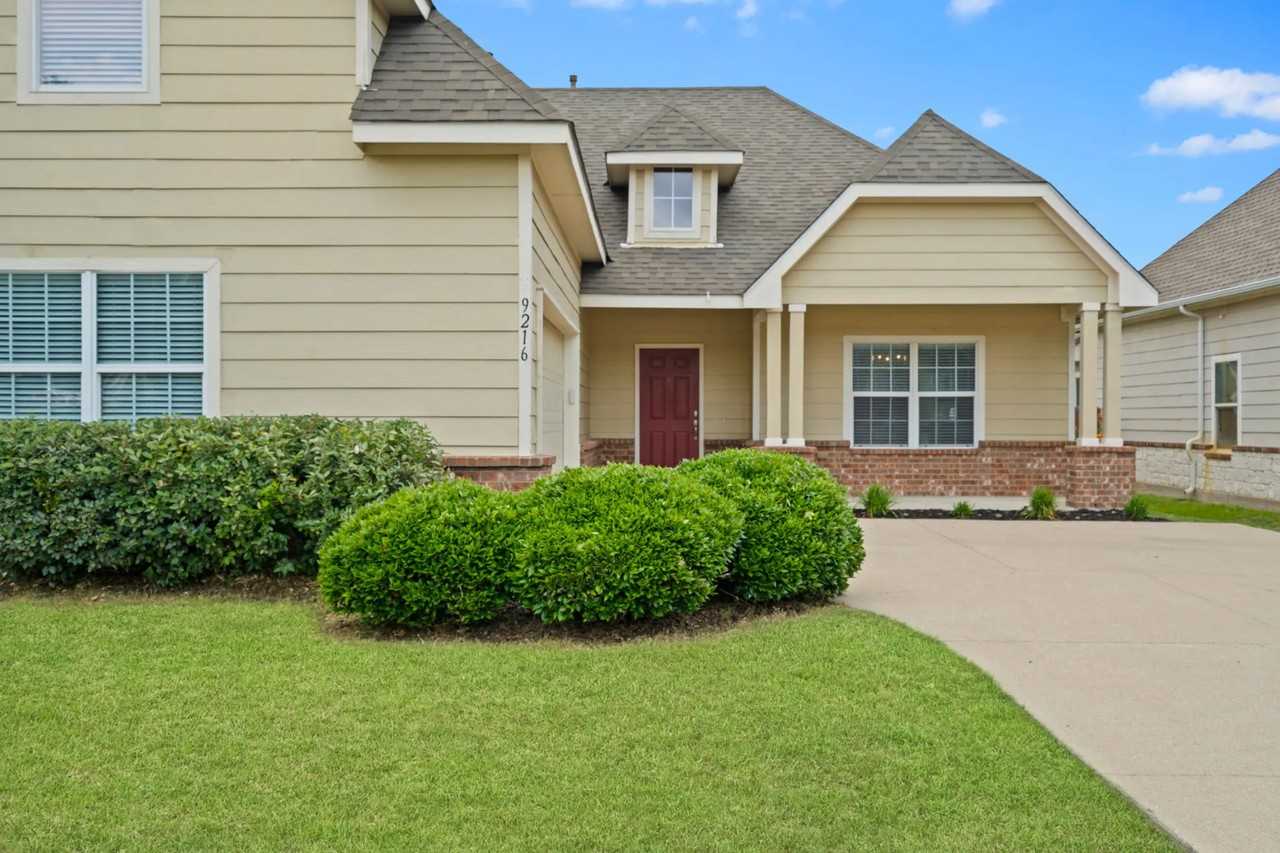 9216 Water Tree Dr - Photo 2 of 40