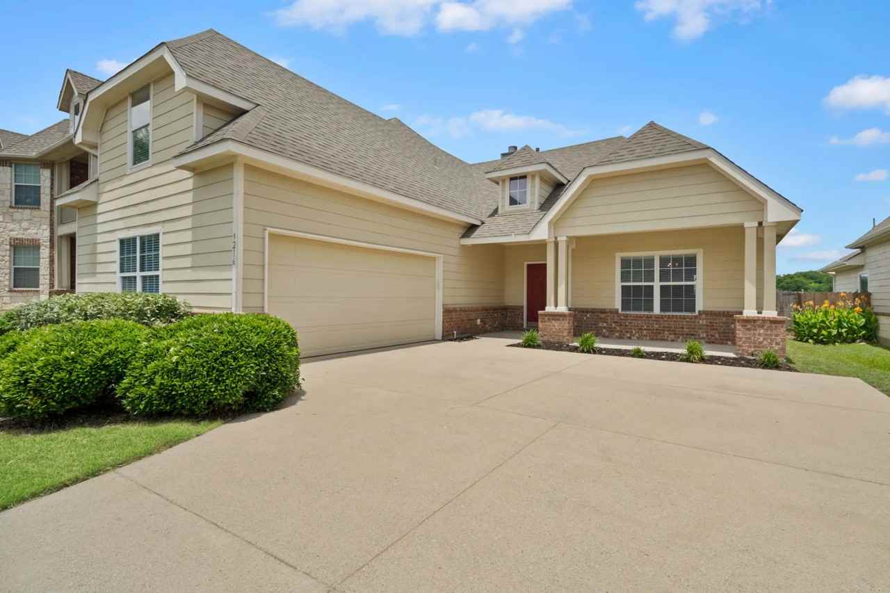 9216 Water Tree Dr - Photo 3 of 40