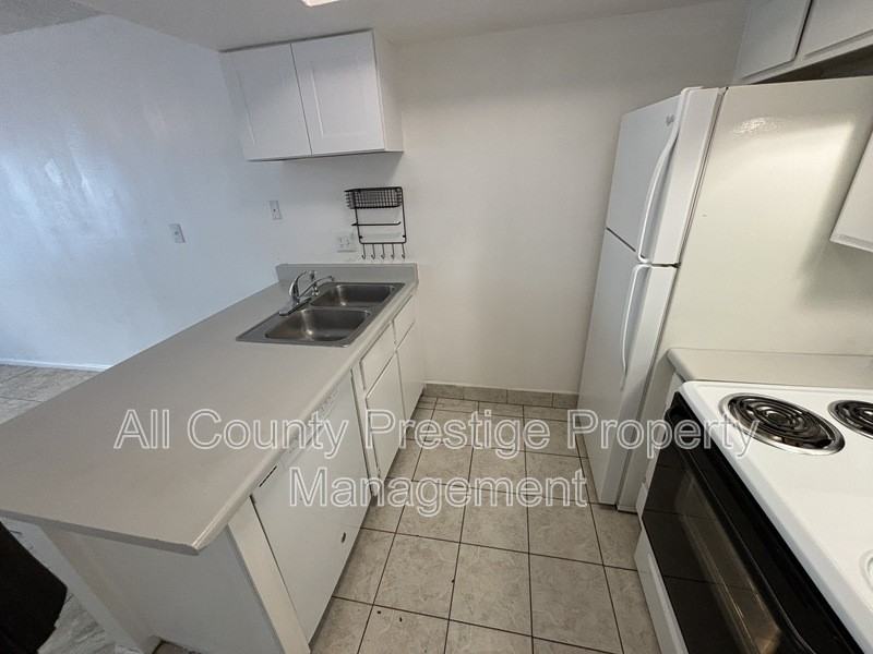 905 S Dorsey Ln #110 - Photo 7 of 17