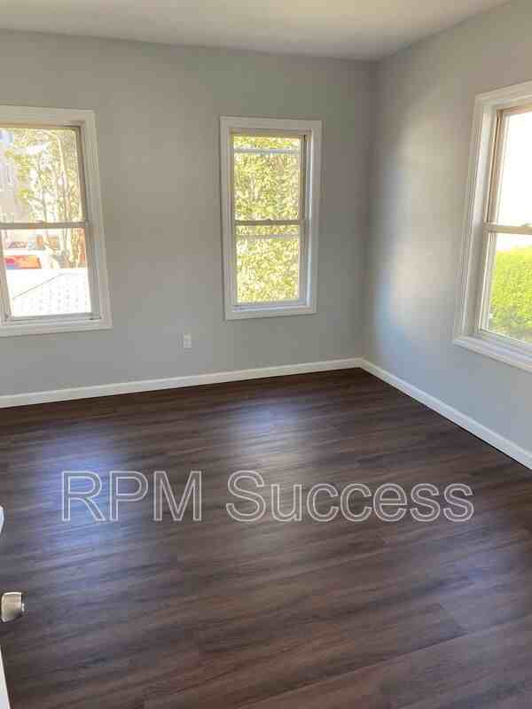 591 4th St #2 - Photo 6 of 10