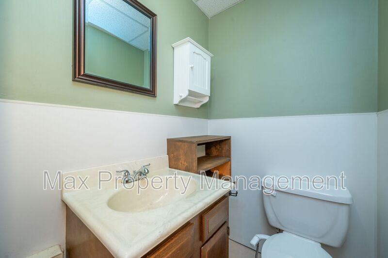 1103 4th St Nw - Photo 2 of 19